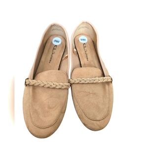 CLaundry Tan Gold Loafers with Braided Detail Size 9